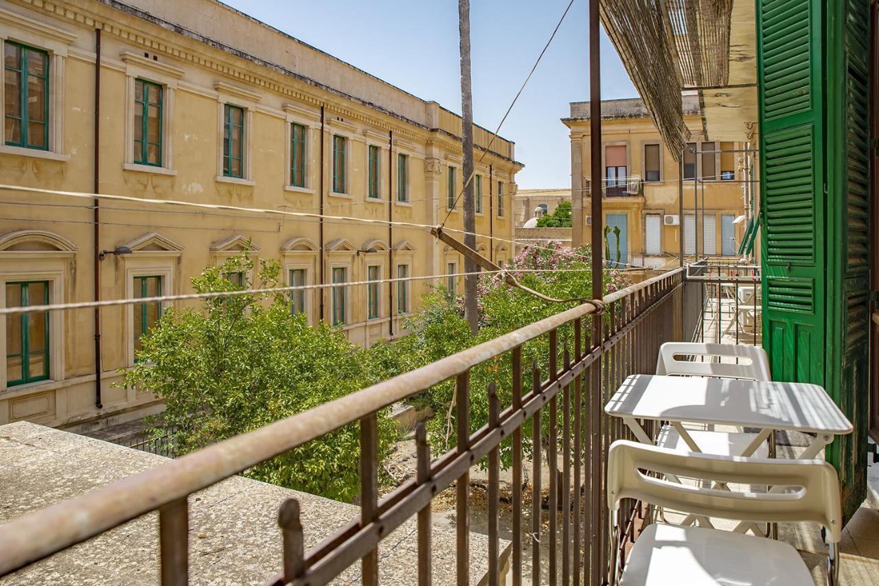 Cavour Apartments By Wonderful Italy Noto Exterior foto